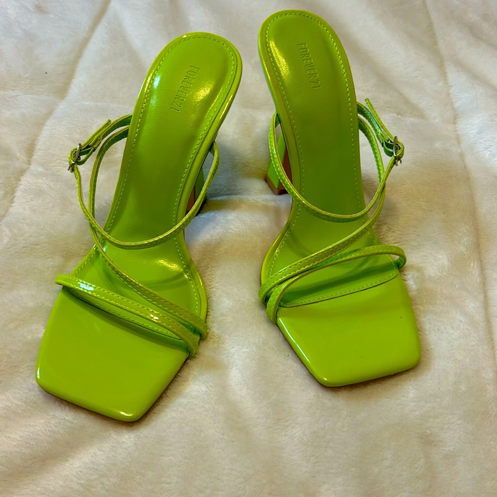 Hot Girl Summer Heels! ✨💚